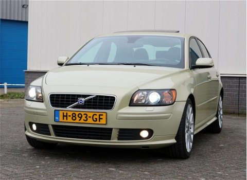 Volvo S40 - 2.5 T5 Exclusive incl BTW + 6 maand garantie - 1