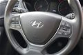 Hyundai i20 - 1.2 5-DEURS SPECIAL AIRCO ' LANE ASSIST ' AUX / USB ' - 1 - Thumbnail