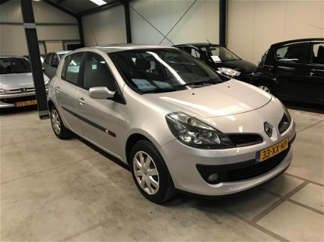 Renault Clio - 1.6-16V Dynamique 5 DEURS/CLIMA/NAP/APK - 1