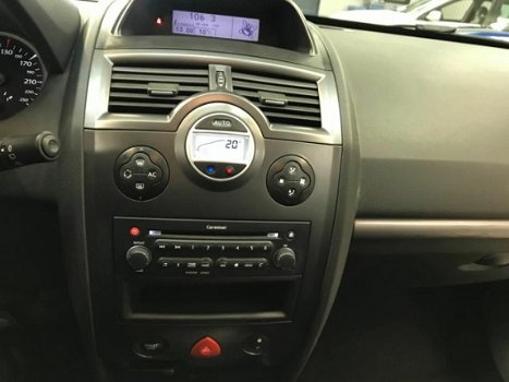 Renault Mégane Grand Tour - 1.6-16V Privilège NAVI/CLIMA/NAP/APK - 1