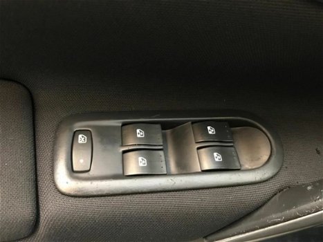 Renault Mégane Grand Tour - 1.6-16V Privilège NAVI/CLIMA/NAP/APK - 1