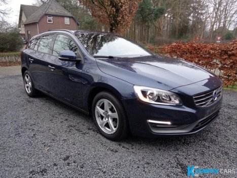 Volvo V60 - D2 Powershift Kinetic Leder Navi Stoelve - 1