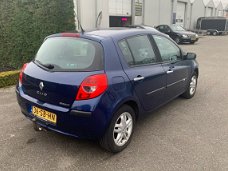 Renault Clio - 1 JAAR APK AIRCO 1.4-16V Team Spirit