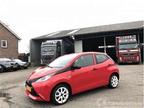 Toyota Aygo - 1.0i 69pk x-fun 5drs - airco - elektr ramen - lmv - aux - usb - cruise - 1e eig. - org - 1