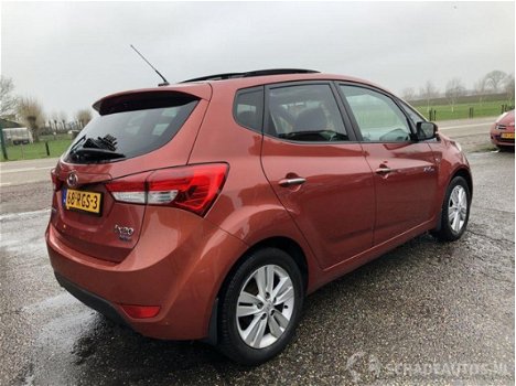 Hyundai ix20 - 1.6i 125pk i-catcher panoramadak elektr - navi - camera - leer - clima - cruise - sto - 1