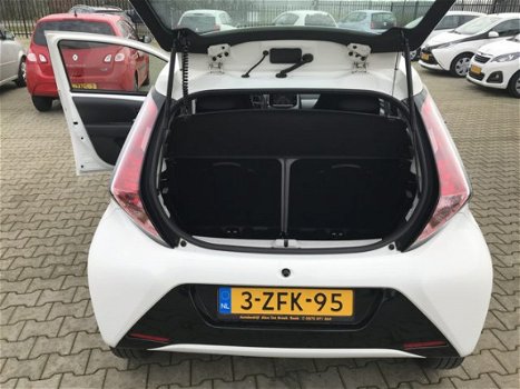 Toyota Aygo - 1.0 VVT-i x-play - 1