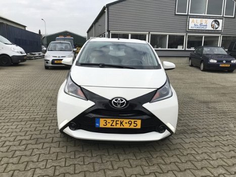 Toyota Aygo - 1.0 VVT-i x-play - 1