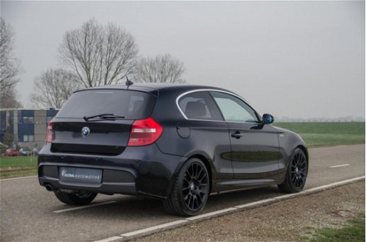 BMW 1-serie - 118i High Executive Limited Sport Edition - CARBONZWART - LEER - NAVIGATIE - 1