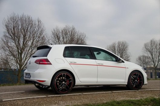 Volkswagen Golf - 2.0 TSI GTI Performance - 1