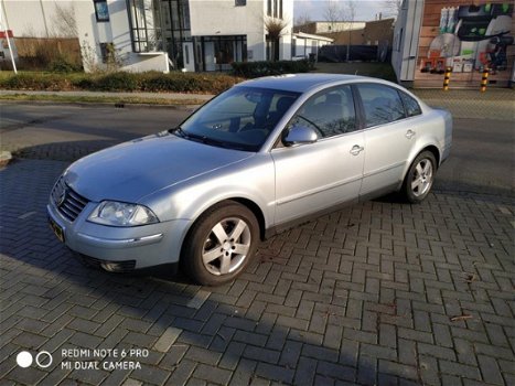 Volkswagen Passat - 2.0-20V Arctic - 1