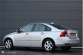 Volvo S40 - 1.6 D2 Business BTW-auto leer/navi/parkeersensor - 1 - Thumbnail