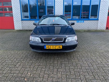 Volvo V40 - 1.8 - 1