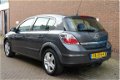 Opel Astra - 1.6 Executive / Trekhaak / Airco / Navi - 1 - Thumbnail