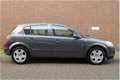 Opel Astra - 1.6 Executive / Trekhaak / Airco / Navi - 1 - Thumbnail