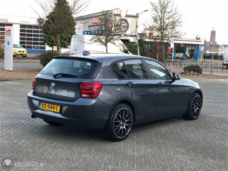 BMW 1-serie - 116i Sport Aut8 PDC/Keyless Go/Stoelv - 1