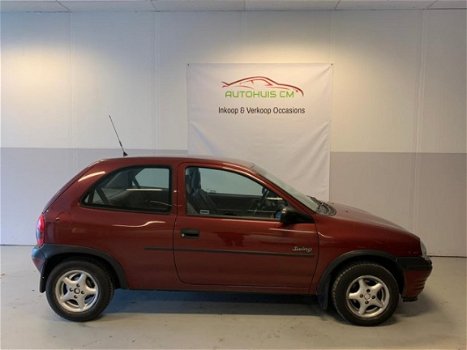 Opel Corsa - 1.4 automaat, weinig km - 1