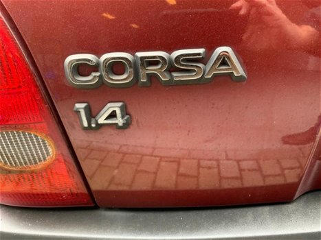 Opel Corsa - 1.4 automaat, weinig km - 1