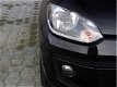 Volkswagen Up! - 1.0 high up! BlueMotion / Navigatie / Stoelverwarming / Airco - 1 - Thumbnail