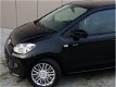 Volkswagen Up! - 1.0 high up! BlueMotion / Navigatie / Stoelverwarming / Airco - 1 - Thumbnail