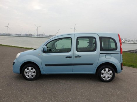 Renault Kangoo Family - 1.6-16V Privilège Airco/2 schuifdeuren/Cruise-Control/1 jaar apk/Nap/Nette a - 1