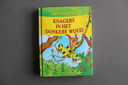 Geronimo Stilton - Knagers in het Donkere Woud - 1