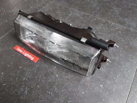 Mitsubishi Lancer IV (88-92) Koplamp Depo 214-1112 Links NOS - 4