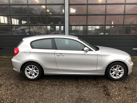 BMW 1-serie - 118i Business Line NIEUWSTAAT 133.000 km - 1