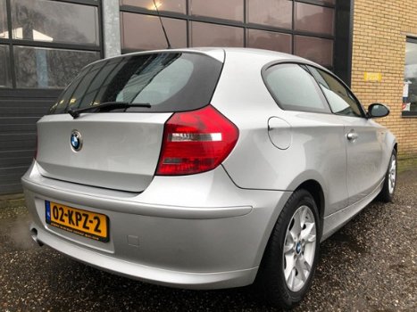 BMW 1-serie - 118i Business Line NIEUWSTAAT 133.000 km - 1