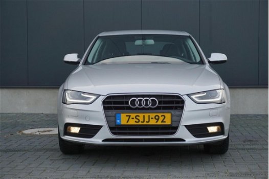 Audi A4 - 2.0 TDI Pro Line BUSINESS XENON NAVI DODE HOEK DETECTIE PDC V&A CLIMA CRUISE AFN. TREKHAAK - 1