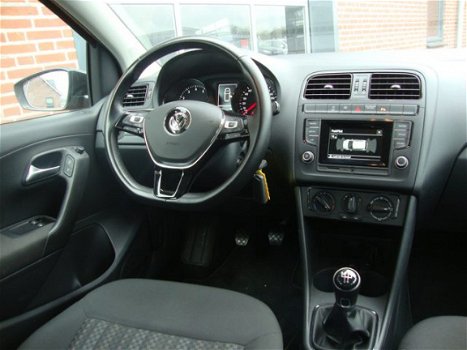 Volkswagen Polo - 1.2 TSI Comfortline 66kw (Cruise control, parkeersensoren V+A) RIJKLAAR - 1