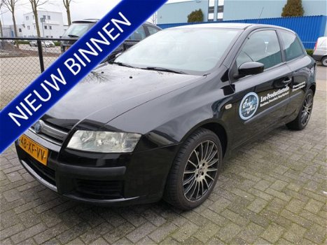 Fiat Stilo - 1.4-16V Active AIRCO / APK-04-07-2020 - 1