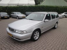 Volvo V70 - 2.5 D Comfort alle onderhoud gehad+d.riem nieuw