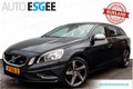 Volvo V60 - 1.6 DRIVe R-Design | Navi | Clima | Cruise | PDC | 18'' LMV | Nette NL Auto - 1 - Thumbnail