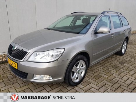 Skoda Octavia Combi - Navigatie / Trekhaak / Stoelverwarming 1.4 TSI Greentech Ambition Business Lin - 1