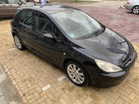 Peugeot 307 - 2.0-16V XSI - 1