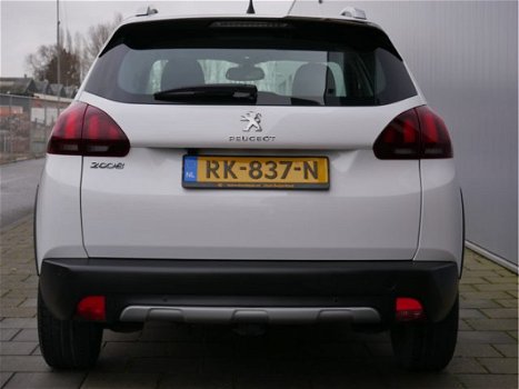 Peugeot 2008 - 1.2 Turbo 110pk PureTech Allure AUTOMAAT Navigatie / Camera / Bluetooth / Trekhaak - 1