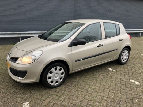 Renault Clio - 1.2-16V Authentique - 1