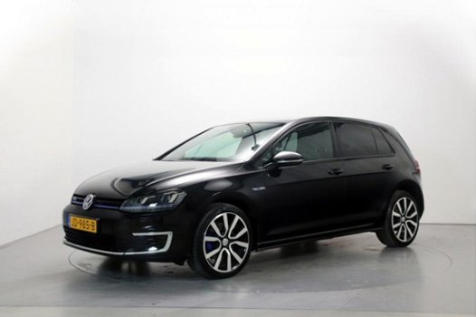 Volkswagen Golf - 1.4 TSI 204pk GTE DSG Navigatie LED Camera Stoelverwarming - 1