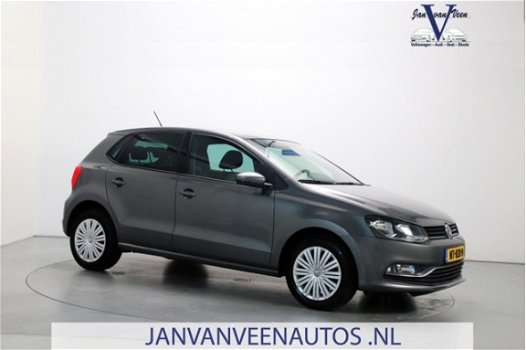 Volkswagen Polo - 1.4 TDI 90pk Comfortline Navigatie Parkeersensoren Stuurbediening Airco - 1