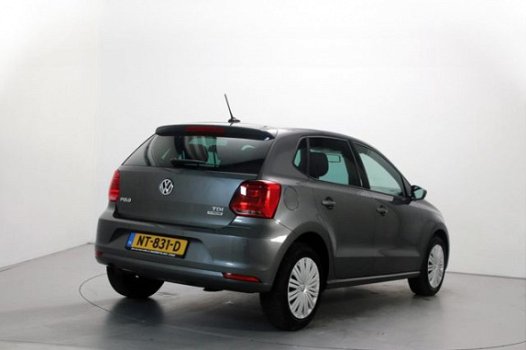 Volkswagen Polo - 1.4 TDI 90pk Comfortline Navigatie Parkeersensoren Stuurbediening Airco - 1