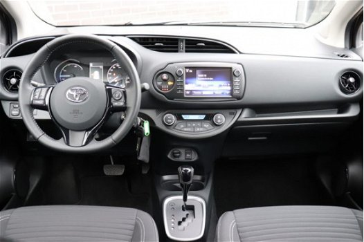 Toyota Yaris - 1.5 Hybrid TeamD Navigatie-Stoelverwarming - 1