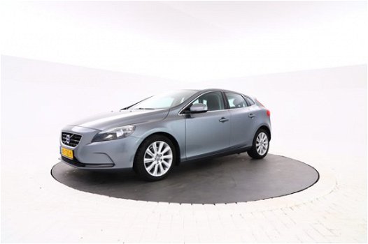 Volvo V40 - 1.6 D2 Summum Leer, Navigatie, Airco, Lichtmetalen velgen - 1