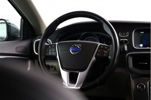 Volvo V40 - 1.6 D2 Summum Leer, Navigatie, Airco, Lichtmetalen velgen - 1