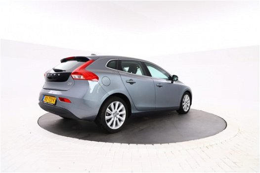 Volvo V40 - 1.6 D2 Summum Leer, Navigatie, Airco, Lichtmetalen velgen - 1