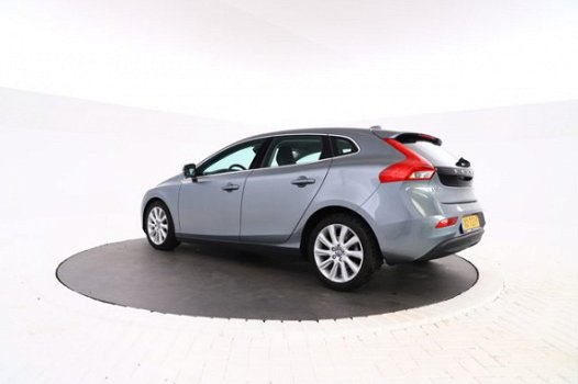 Volvo V40 - 1.6 D2 Summum Leer, Navigatie, Airco, Lichtmetalen velgen - 1