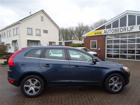 Volvo XC60 - 2.0 D3 164pk Summum Pano-Dak, Navi, Elek.Achterklep, Xenon - 1