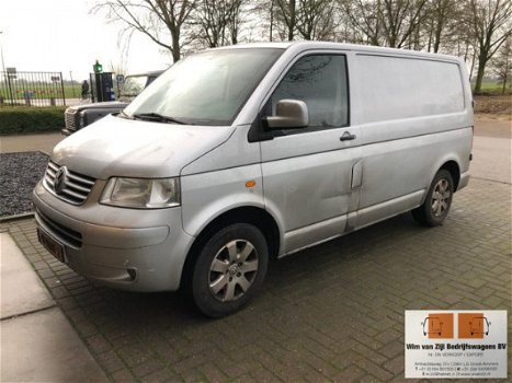 Volkswagen Transporter - 2.5TDI 96KW AUT AC ALU ‘07 - 1