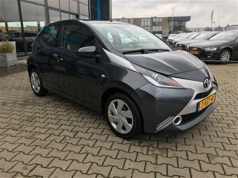 Toyota Aygo - 1.0 VVT-i x-play Airco Camera - 1