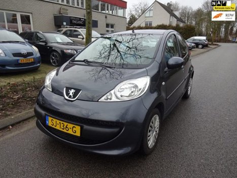 Peugeot 107 - 1.0-12V XR - 1