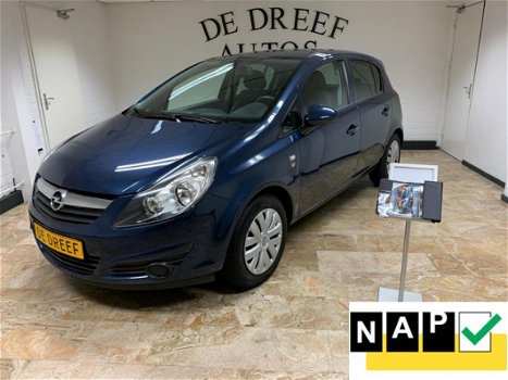 Opel Corsa - 1.4-16V Cosmo ZONDAG ' s open van 12-tot 17 uur - 1